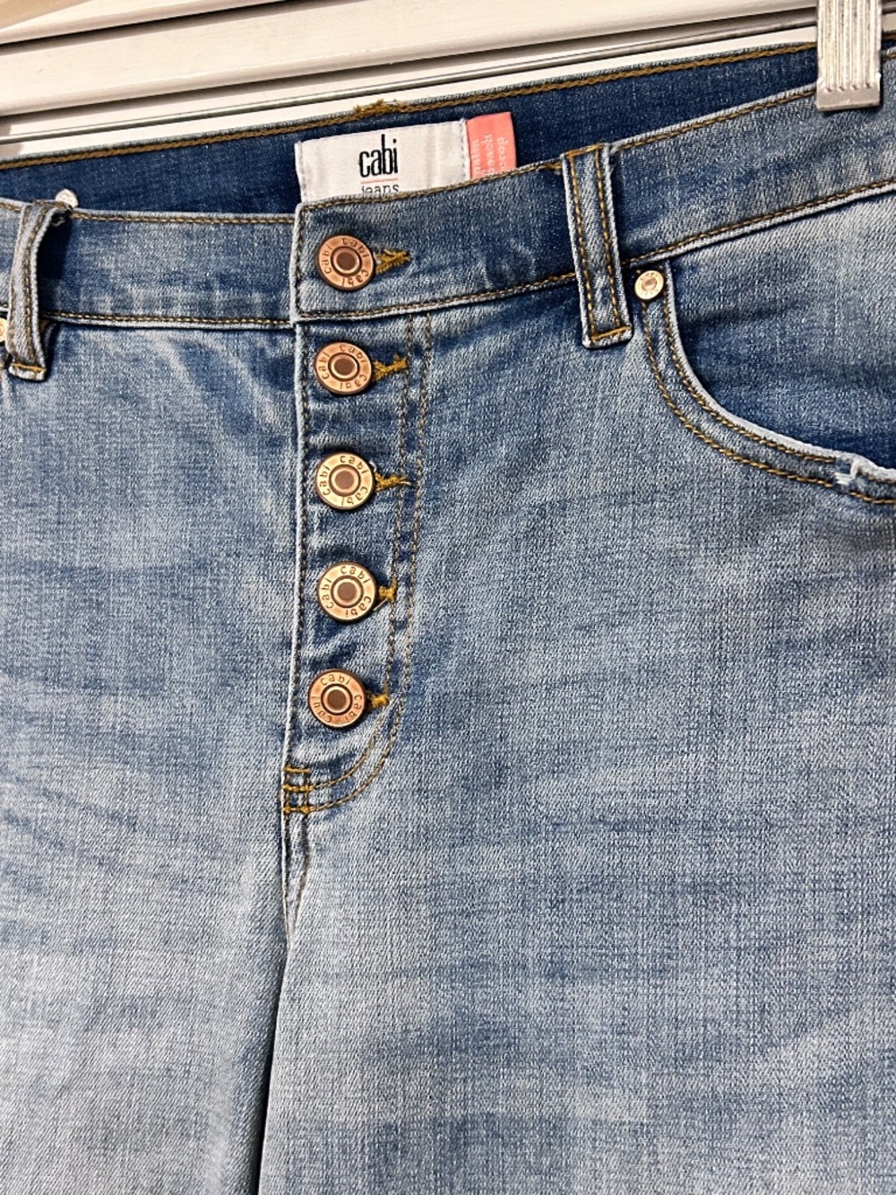 Cabi Palm Beach Crop in Denim Size 8 - Picture 15 of 16
